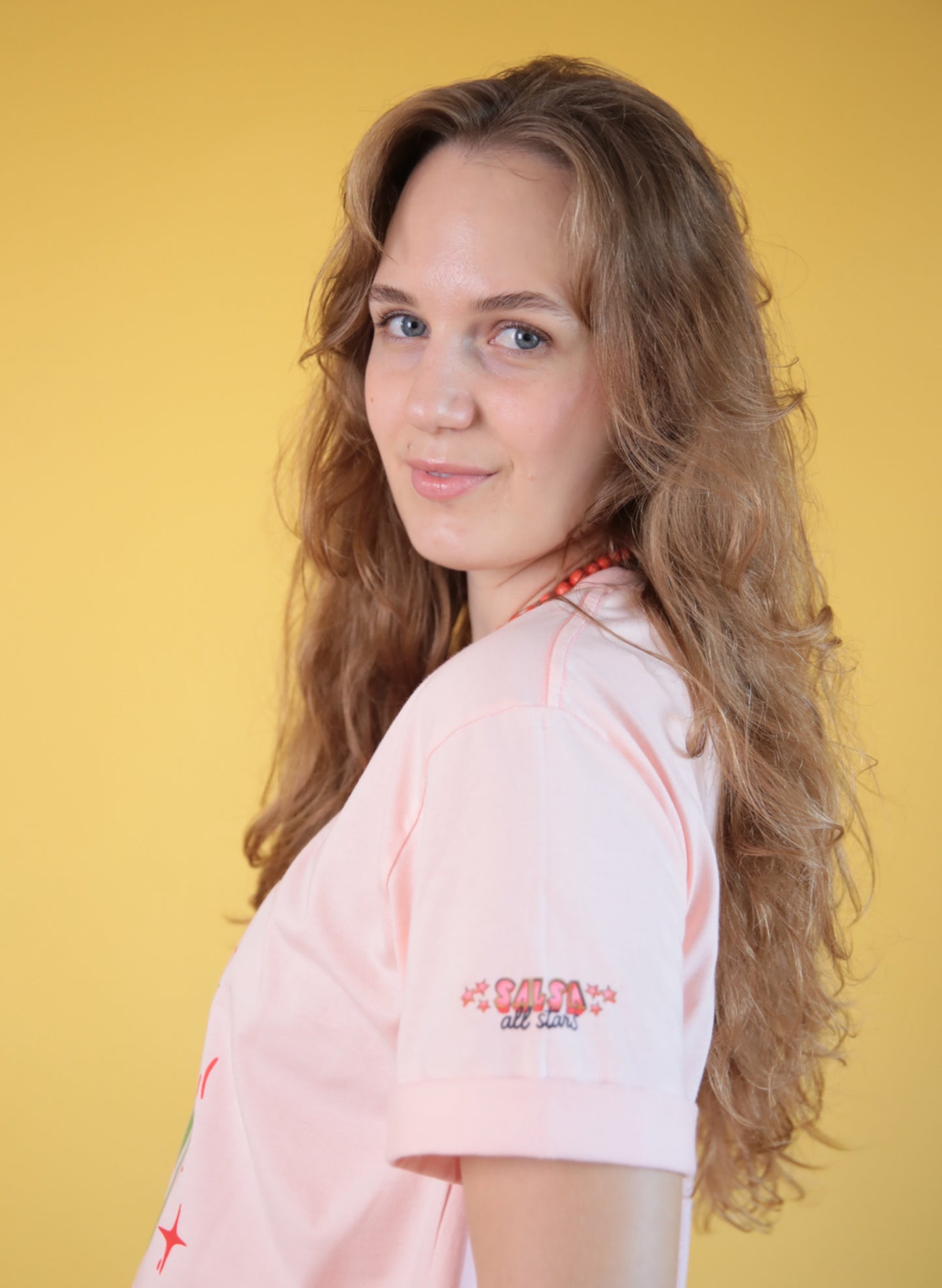 Camiseta Brujería Rosa Regular Fit